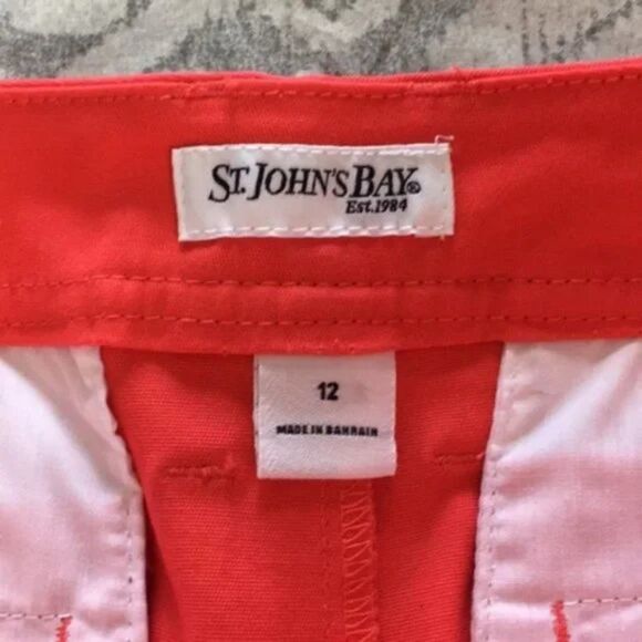 St John’s Bay Coral Red Women’s Capris size12 NWOT - Picture 2 of 5